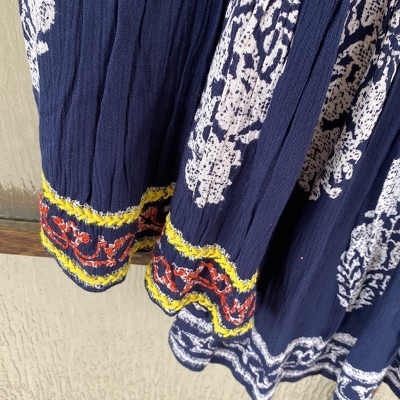 Anthropologie babydoll top in size Small fits to medium. Blue with embroidery - Picture 6 of 6